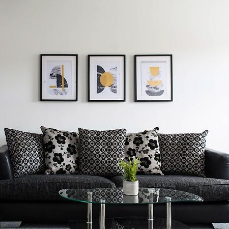 2 Bedroom Apartment Leamington Spa Hosted By Golden Key Lillington  エクステリア 写真