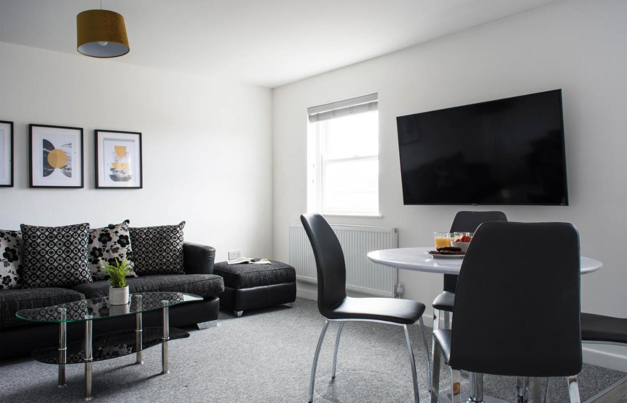 2 Bedroom Apartment Leamington Spa Hosted By Golden Key Lillington  エクステリア 写真